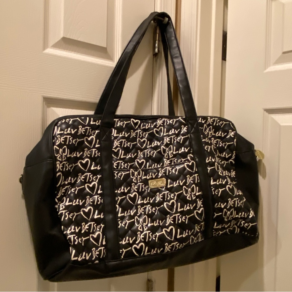 Luv betsy travel bag